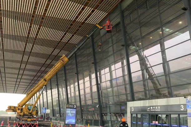 掇刀玻璃幕墙维护和保养